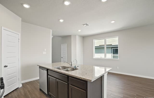 8806  Black Oak Drive, Elmendorf, TX 78112 — photo 10