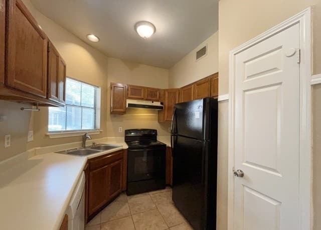 8655  Datapoint Drive Unit 801, San Antonio, TX 78229 — photo 13