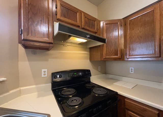 8655  Datapoint Drive Unit 801, San Antonio, TX 78229 — photo 14