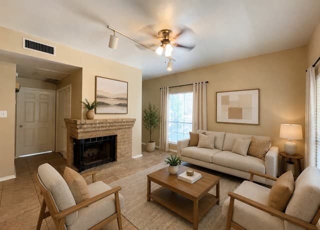 8655  Datapoint Drive Unit 801, San Antonio, TX 78229 — photo 2