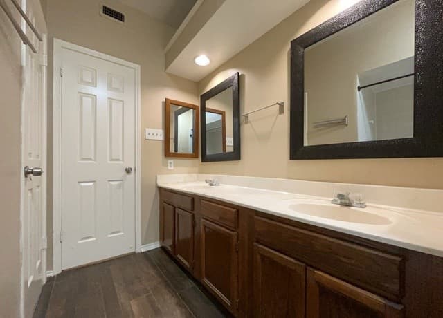 8655  Datapoint Drive Unit 801, San Antonio, TX 78229 — photo 22
