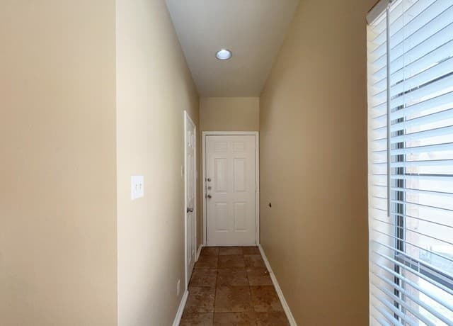 8655  Datapoint Drive Unit 801, San Antonio, TX 78229 — photo 24