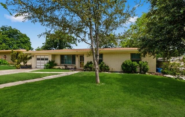 435  McNeel Rd, San Antonio, TX 78228 — photo 2