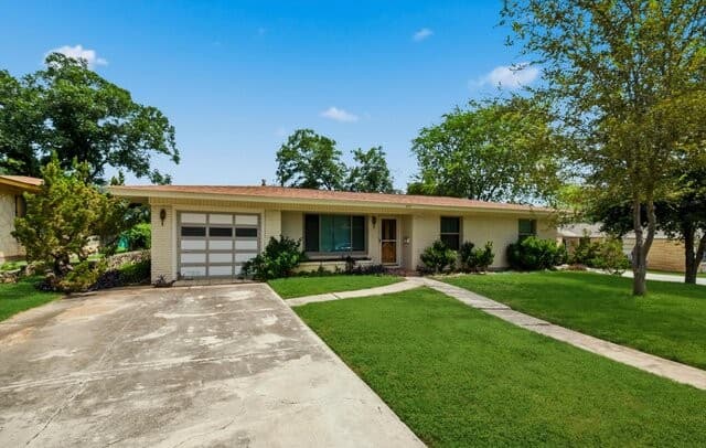 435  McNeel Rd, San Antonio, TX 78228 — photo 3