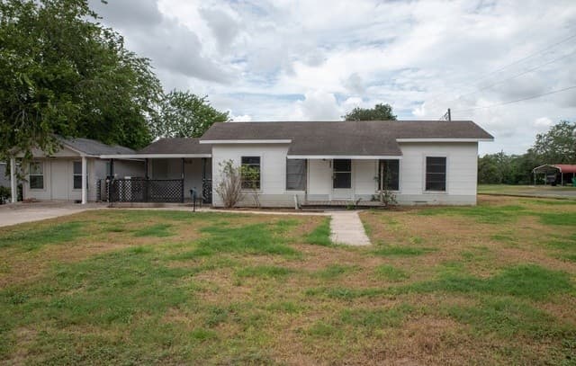 200 N Irvin St