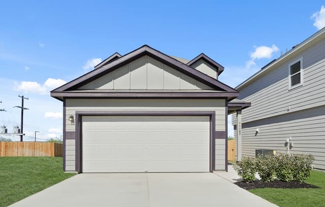 11107 Luckenbach Loop