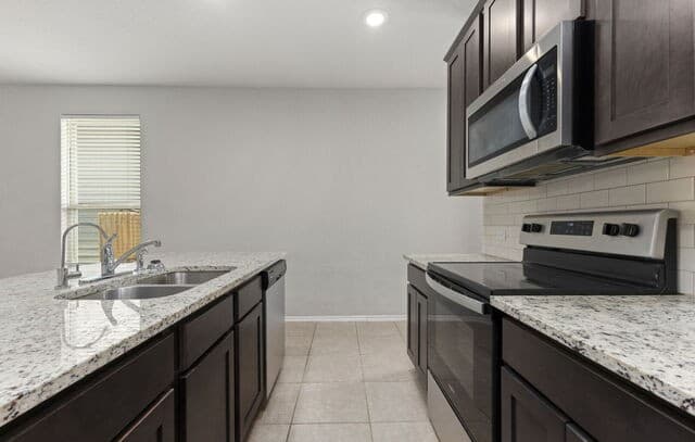 10019  Rancho Real, San Antonio, TX 78224 — photo 9