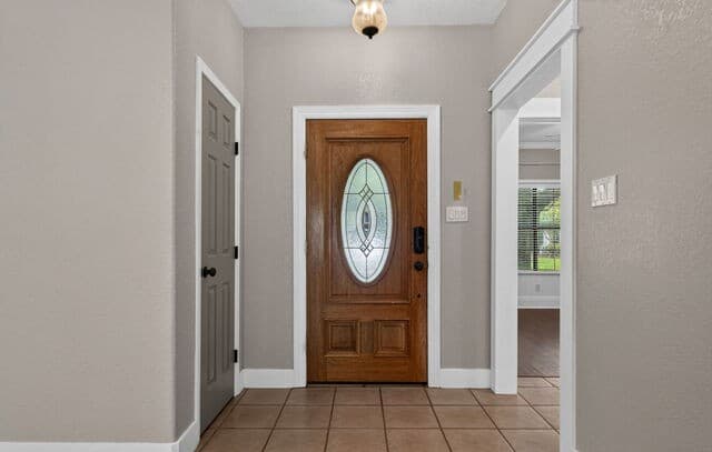 104  Spring Rain, Castroville, TX 78009 — photo 2