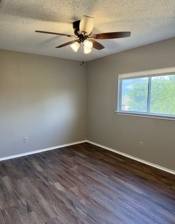 10158  Bastrop Crk, San Antonio, TX 78245 — photo 10