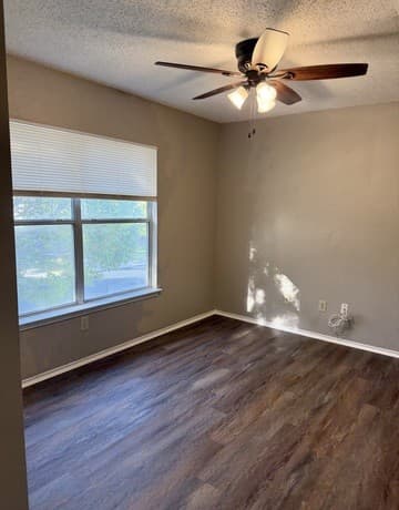 10158  Bastrop Crk, San Antonio, TX 78245 — photo 11