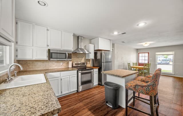 5255  Village Hvn, San Antonio, TX 78218 — photo 5