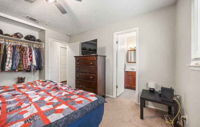 5255  Village Hvn, San Antonio, TX 78218 — photo 9