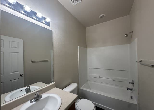 5731  Golf Hts, San Antonio, TX 78244 — photo 10