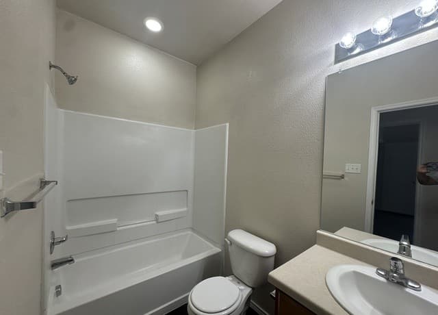 5731  Golf Hts, San Antonio, TX 78244 — photo 16