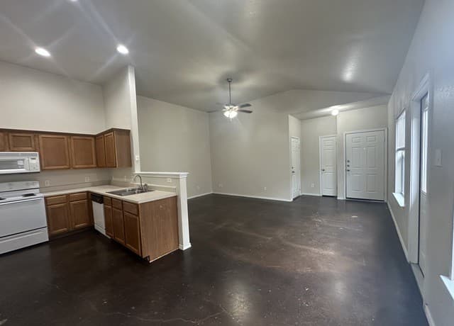 5731  Golf Hts, San Antonio, TX 78244 — photo 2