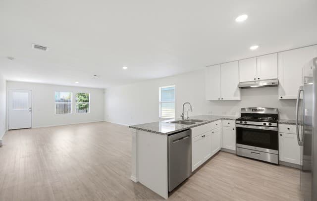 12055  Links Pkwy, San Antonio, TX 78221 — photo 10