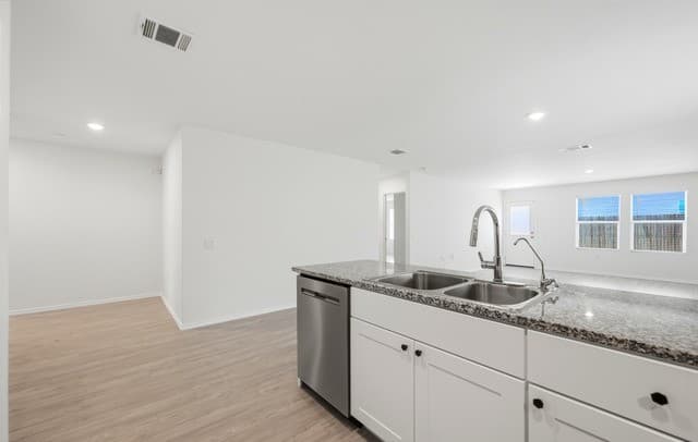 12055  Links Pkwy, San Antonio, TX 78221 — photo 11