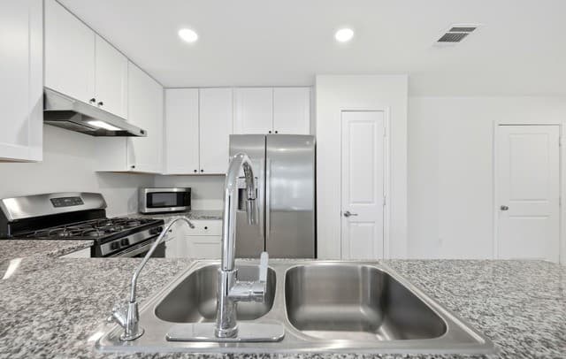 12055  Links Pkwy, San Antonio, TX 78221 — photo 12