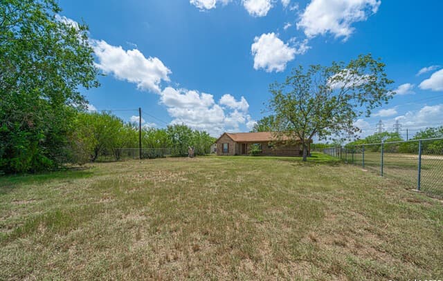 8540  Real Rd, San Antonio, TX 78263 — photo 2
