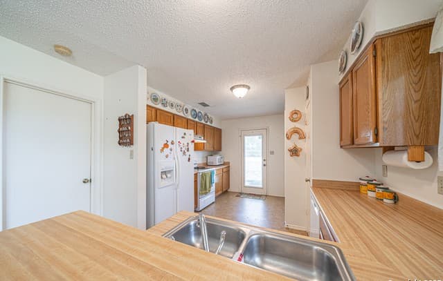 8540  Real Rd, San Antonio, TX 78263 — photo 24
