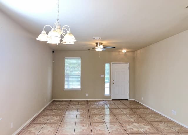 5935  Imperial Topaz, San Antonio, TX 78222 — photo 4