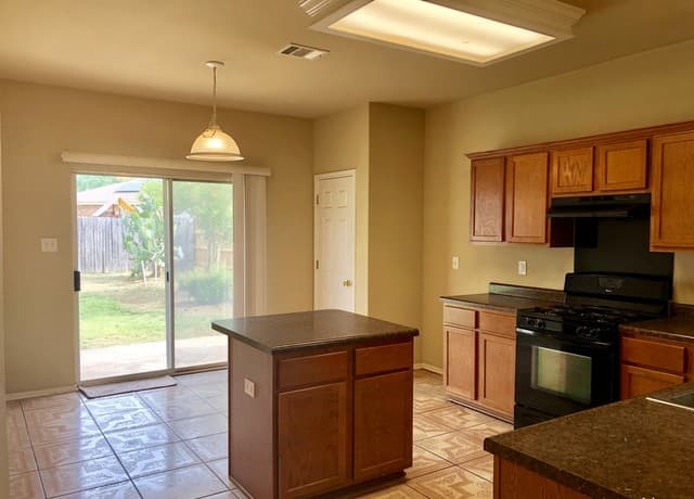 5935  Imperial Topaz, San Antonio, TX 78222 — photo 6