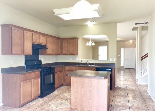 5935  Imperial Topaz, San Antonio, TX 78222 — photo 9