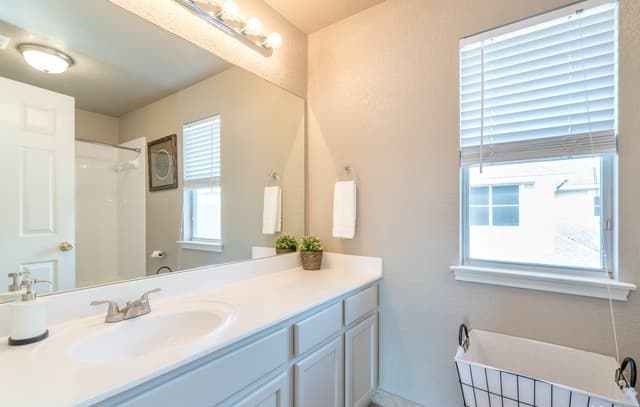 6703  Biscay Bay, San Antonio, TX 78249 — photo 9