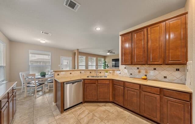 226  Kensington, Cibolo, TX 78108 — photo 10