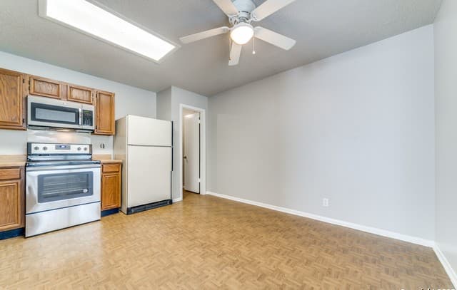 7359  Corian Park, San Antonio, TX 78249 — photo 11