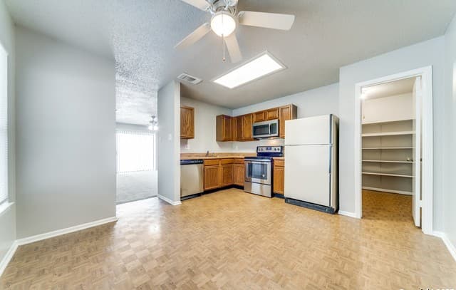 7359  Corian Park, San Antonio, TX 78249 — photo 12