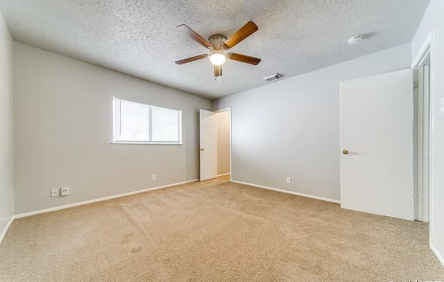 7359  Corian Park, San Antonio, TX 78249 — photo 19