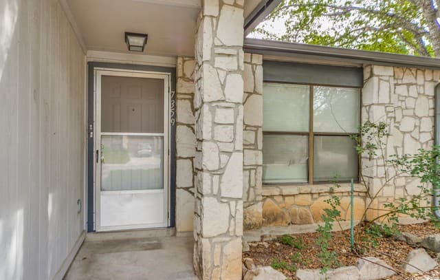 7359  Corian Park, San Antonio, TX 78249 — photo 3