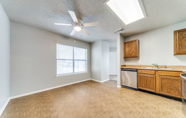 7359  Corian Park, San Antonio, TX 78249 — photo 8