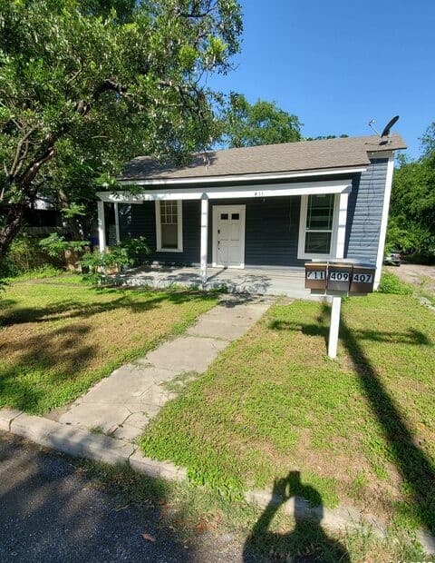 707 W Craig Pl