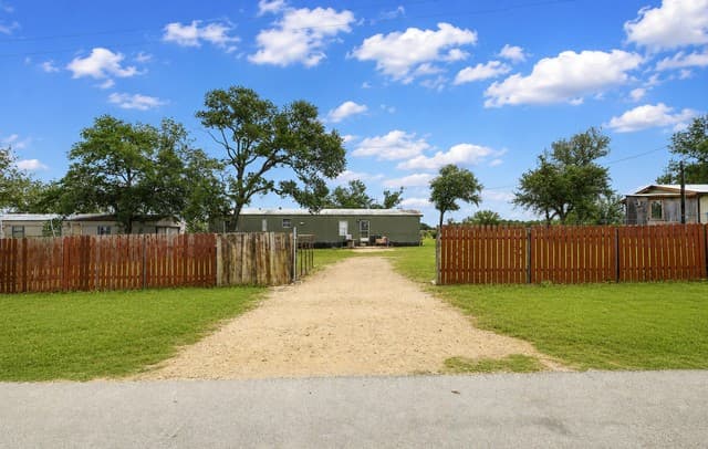 125  Villa Ridge Dr, Poteet, TX 78065 — photo 20