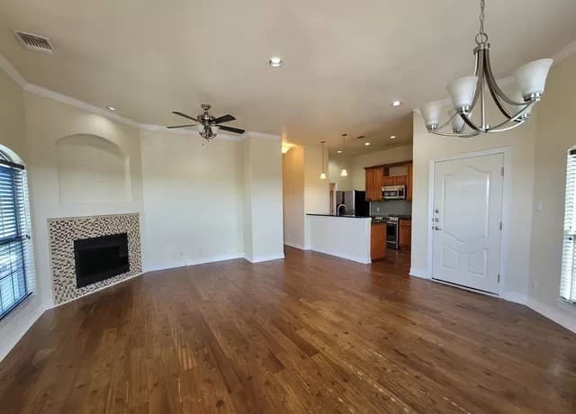 5455  Rowley Unit UNIT 5302, San Antonio, TX 78240 — photo 5