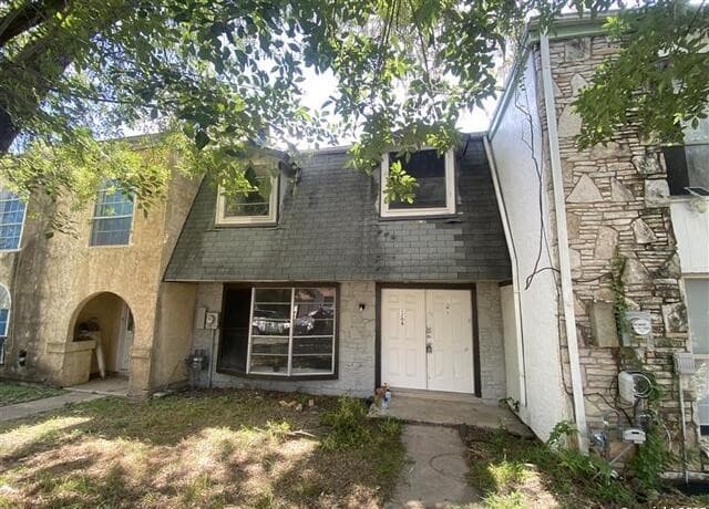 1208  Churing Dr