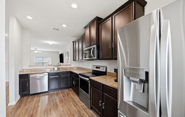 11815  Wolf Cyn, San Antonio, TX 78252 — photo 3
