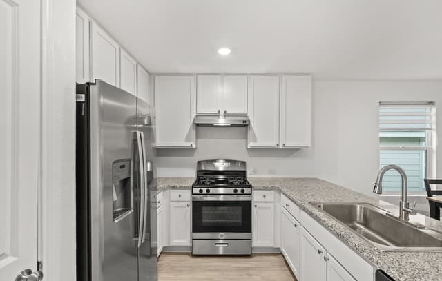 7030  Tides Trail, San Antonio, TX 78252 — photo 10