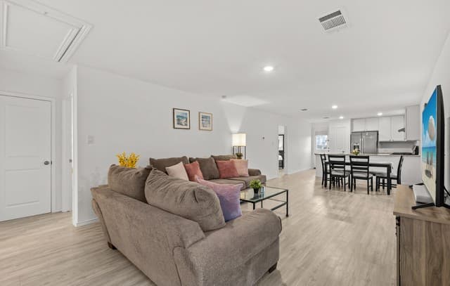 7030  Tides Trail, San Antonio, TX 78252 — photo 13