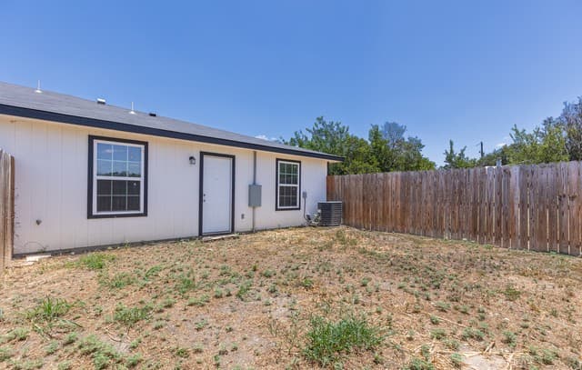 1006  County Road 4516, Castroville, TX 78009 — photo 25