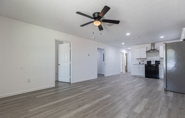 1006  County Road 4516, Castroville, TX 78009 — photo 4