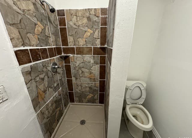 520 W Mitchell St, San Antonio, TX 78204 — photo 6