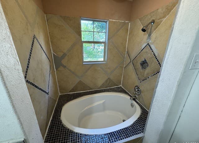 520 W Mitchell St, San Antonio, TX 78204 — photo 8