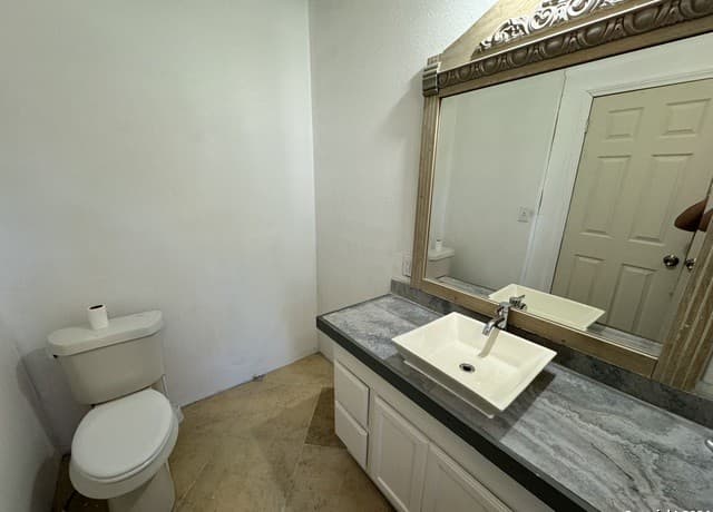 520 W Mitchell St, San Antonio, TX 78204 — photo 9