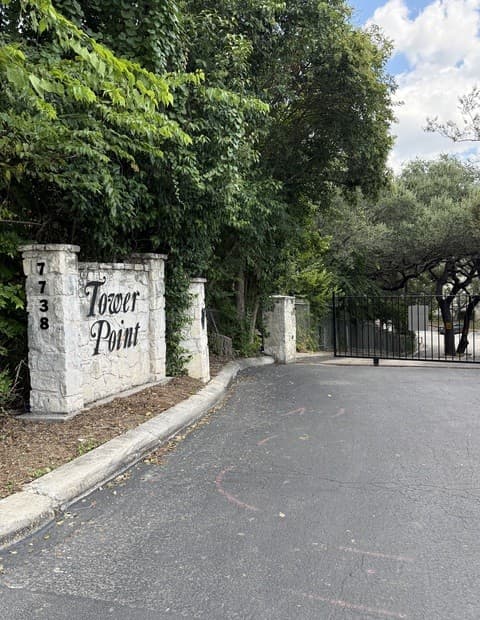 7738  Charmers Rd Unit 908