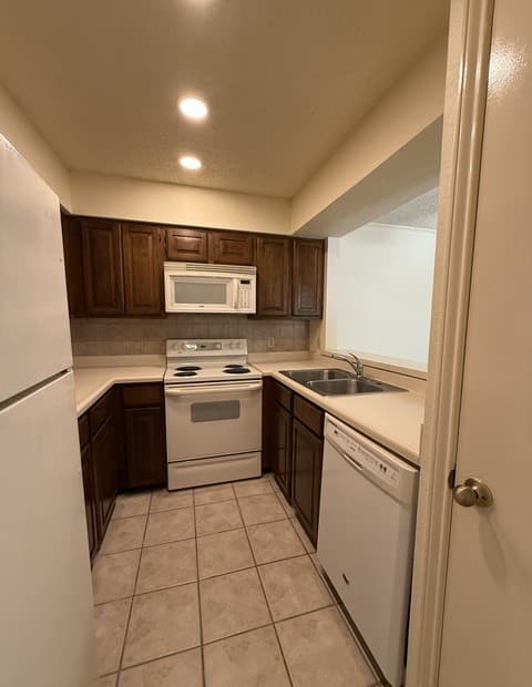 7738  Charmers Rd Unit 908, San Antonio, TX 78240 — photo 11