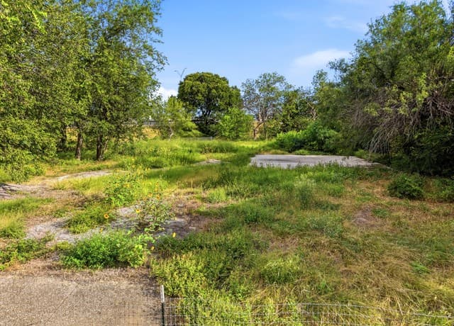 350  Morningview Dr, San Antonio, TX 78220 — photo 2