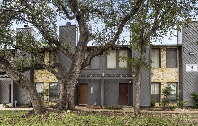 3843 Barrington Unit 131H